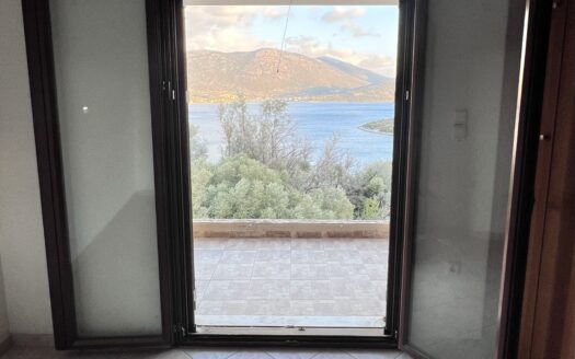 Πωλείται Παραθαλάσσια Μονοκατοικία Τριών Επιπέδων 203 Τ.Μ. Σε Οικόπεδο 825 Τ.Μ. Στον Άγιο Δημήτριο Δυστίων Ευβοίας