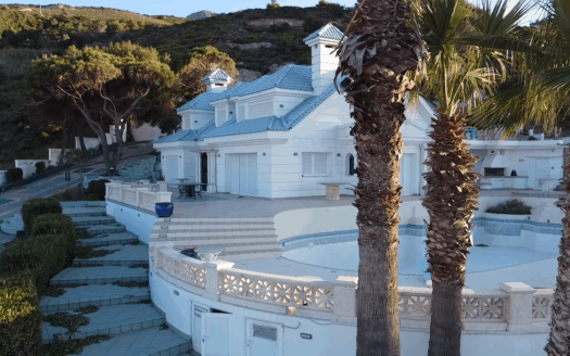 Πωλείται Πολυτελής Βίλα 550 Τ.Μ.  Σε Οικόπεδο 7000 Τ.Μ. Στην Παραλία Άγιος Μερκούριος Αυλώνος Ευβοίας