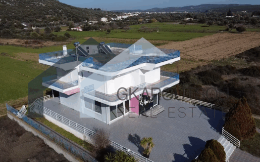 Πωλείται Παραθαλάσσιο Κτίριο 220 τ.μ. σε οικόπεδο 1.200 τ.μ. – Ρίφι Ταμυναίων, Εύβοια