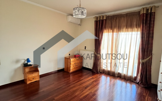 Ενοικιάζεται Παραθαλάσσια Μεζονέτα 170 τ.μ. στην Ακτή Νηρέως Ταμυνέων Ευβοίας