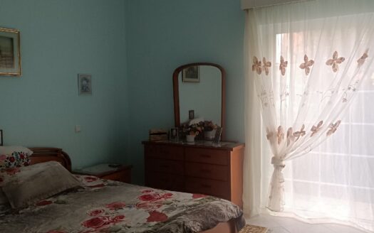 Πωλείται Οροφοδιαμέρισμα 140 τ.μ. στον Κάραβο Αλιβερίου Ταμυναίων Ευβοίας