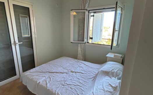 Πωλείται Μεζονέτα 141 τ.μ. σε Οικόπεδο 600 τ.μ. στους Ταξιάρχες Κύμης Ευβοίας