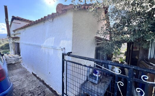 Πωλείται Μονοκατοικία 46 τ.μ. σε Οικόπεδο 600 τ.μ. στη Παναγιά Ευβοίας