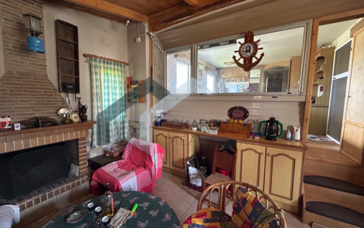 🏡 Πωλείται Τροχοβίλα 45 τ.μ. σε Οικόπεδο 1.000 τ.μ. στο Αλιβέρι Ευβοίας